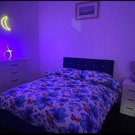 Modern 2-Bed Flat In Salford Lejlighed Manchester Eksteriør billede