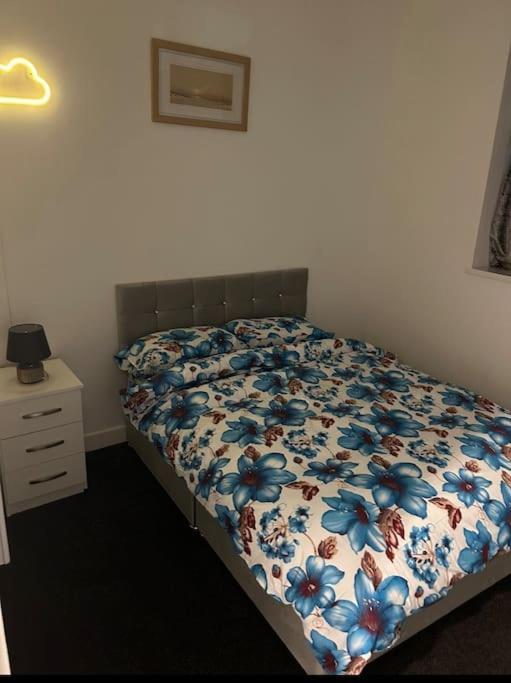 Modern 2-Bed Flat In Salford Lejlighed Manchester Eksteriør billede