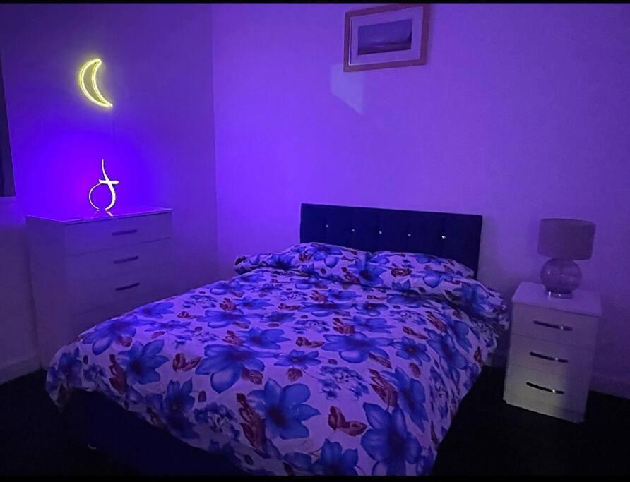 Modern 2-Bed Flat In Salford Lejlighed Manchester Eksteriør billede