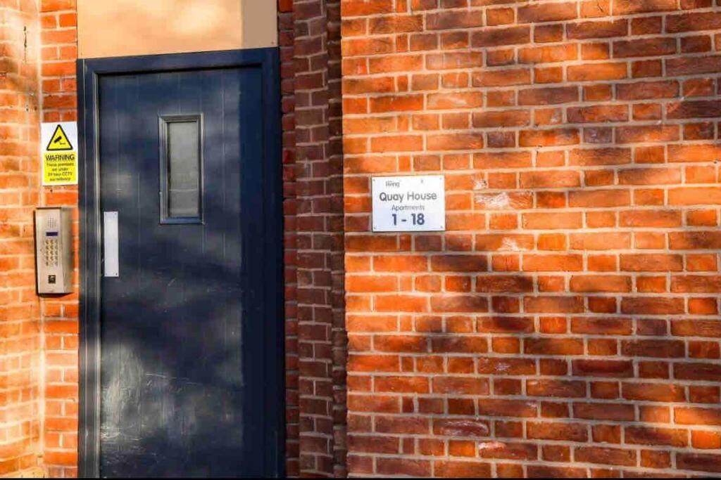 Modern 2-Bed Flat In Salford Lejlighed Manchester Eksteriør billede
